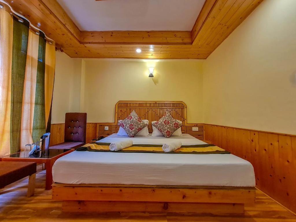 Sandhu Hotel & Restaurant Una  Екстериор снимка